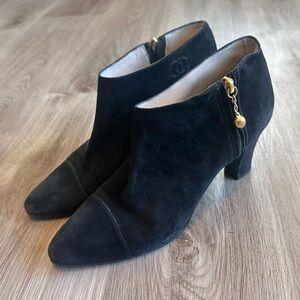Vintage 1994 Chanel CC Black Suede Pointed Toe Ankle Bootie Boots  39